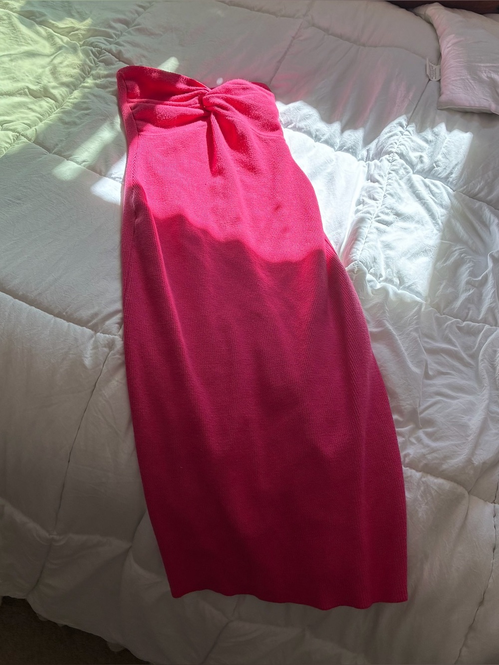 Hot pink tight dress - Picture 2 of 2